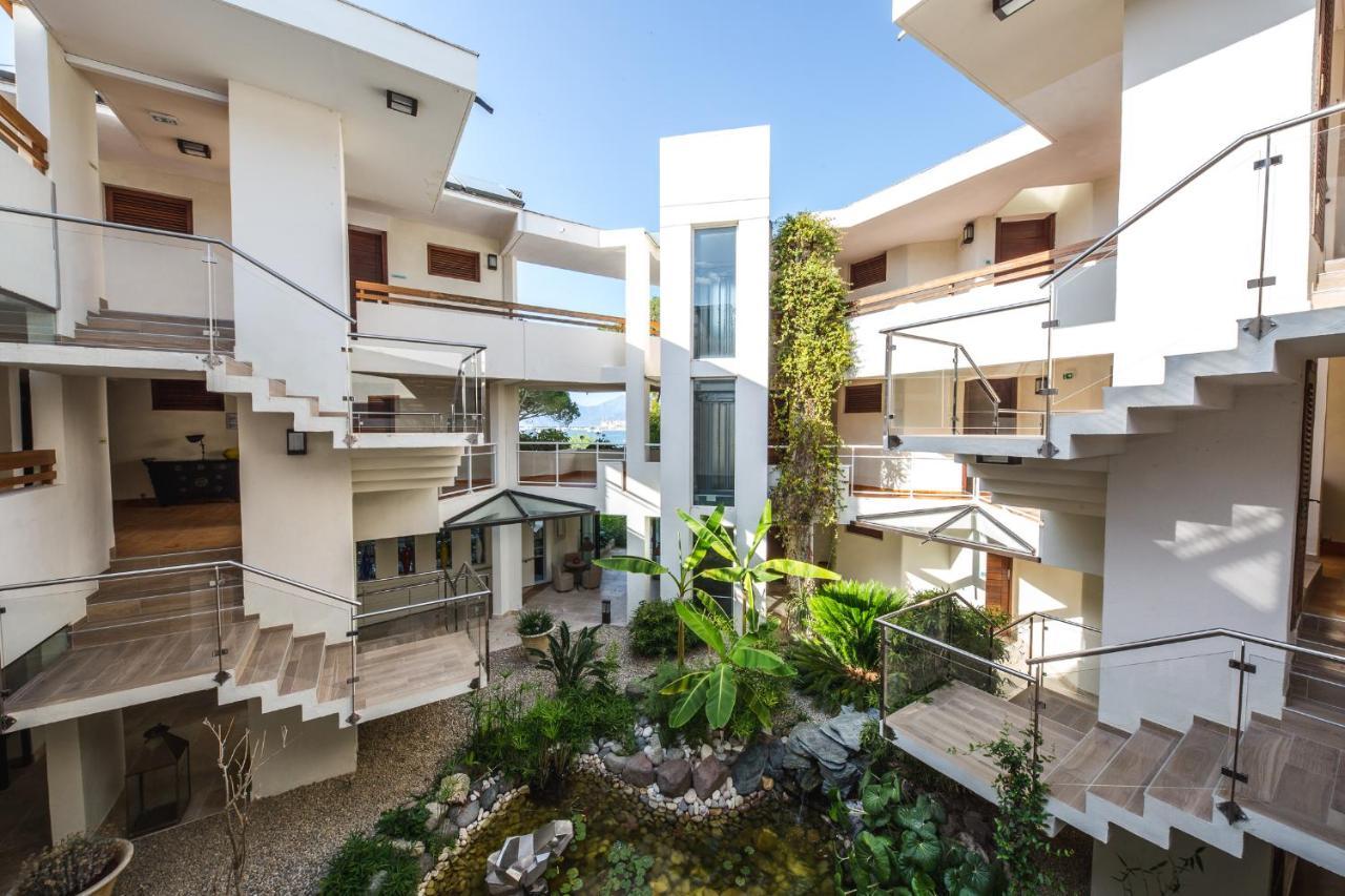 Hotel La Roya Saint-Florent (Corsica)